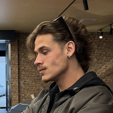 Roméo G. - Freelance Product Designer