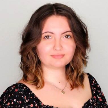Zoe N. - Freelance Caricature Artist