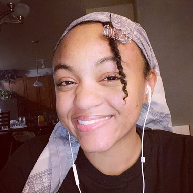 Alexia C. - Freelance Logo Designer