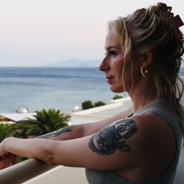 Mary K. - Freelance Singer