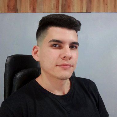 Deyker F. - Freelance Graphic Designer