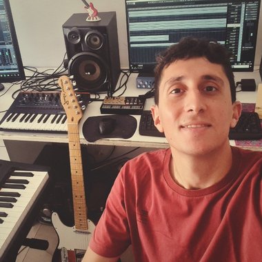 Manuel V. - Freelance Guitarist