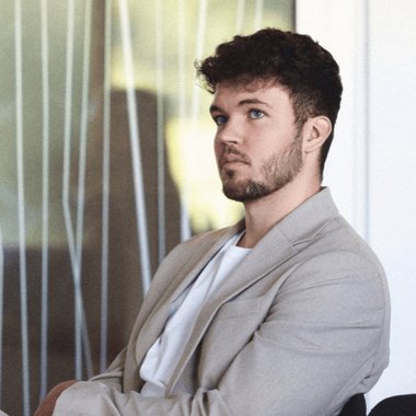 Stefan H. - Freelance Logo Designer