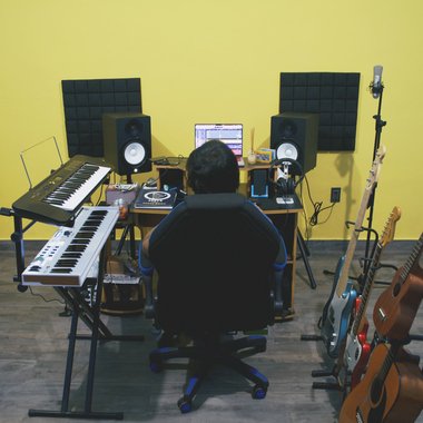 Victor T. - Freelance Music Producer