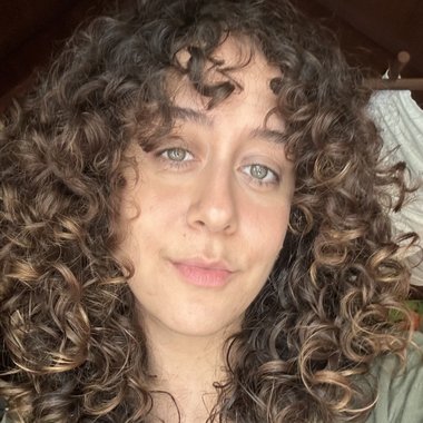 MAYARA C. - Freelance Social Media Freelancer