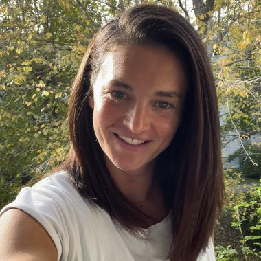 Michaela V. - Freelance Influencer Marketing Manager