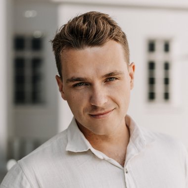 Julian S. - Freelance Database Developer