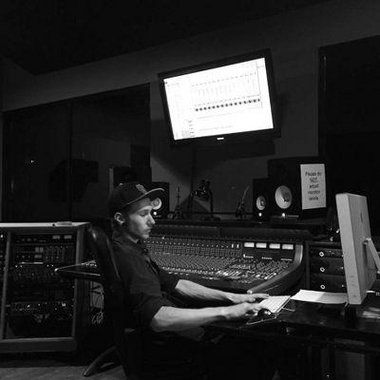 ZackJohnson96 - Freelance Music Producer