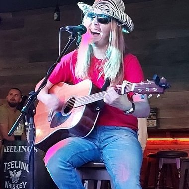 Adam F. - Freelance Presenter