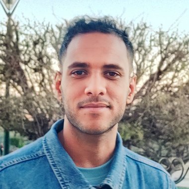 Ouadia L. - Freelance Web Developer