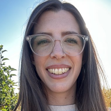 Mariana T. - Freelance Designer