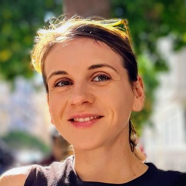 Georgiana I. - Freelance Copywriter