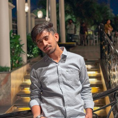 Frederic S. - Freelance Graphic Designer