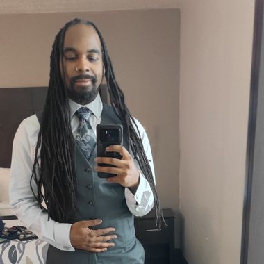 Kevin W. - Freelance Designer