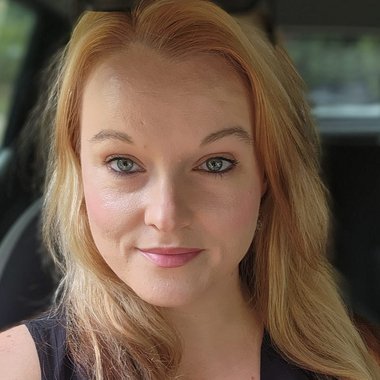 Danél W. - Freelance Graphic Designer