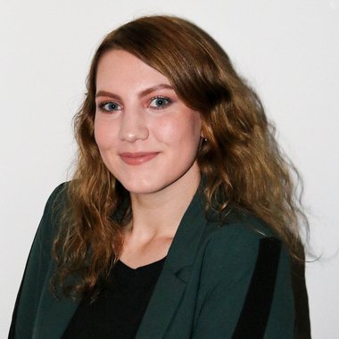 Reka G. - Freelance Stylist