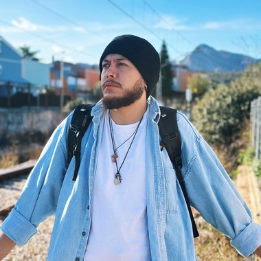 Ricardo T. - Freelance Designer