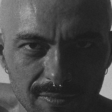 Roland E. - Freelance Mixing Engineer