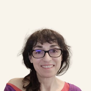 Kati V. - Freelance Designer