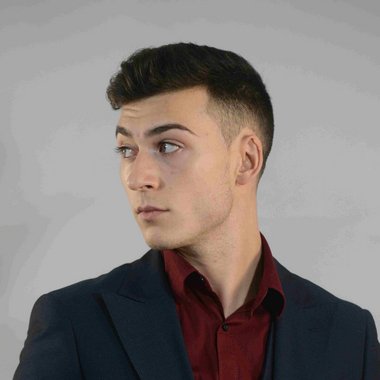 Roberto C. - Freelance Video Editor