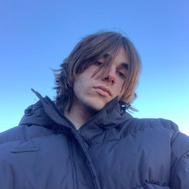 I Z. - Freelance Content Creator