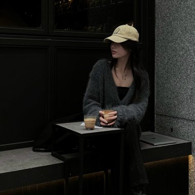 Tracy L. - Freelance Graphic Designer