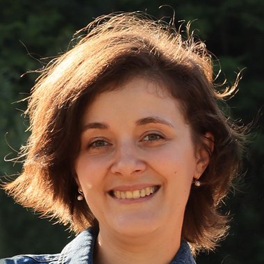 Oksana B. - Freelance Illustrator