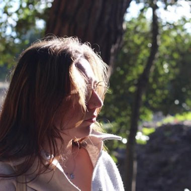 Sandra F. - Freelance Graphic Designer