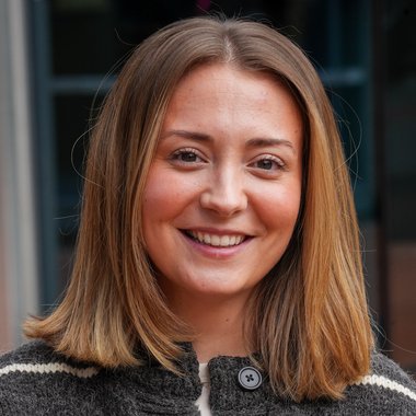 Rae C. - Freelance Social Media Manager