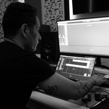 J F. - Freelance Guitarist