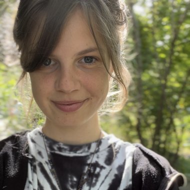 Astrid B. - Freelance Video Editor