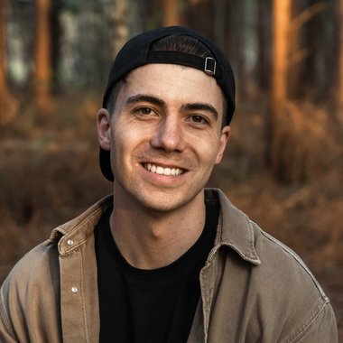 athaxton94 - Freelance Camera Operator