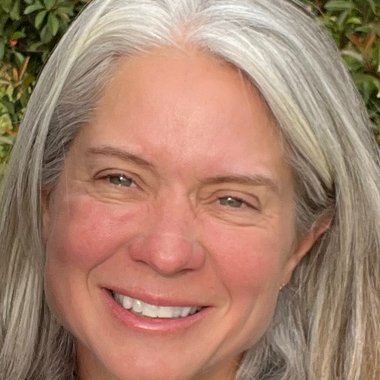 Julie A. - Freelance Content Creator