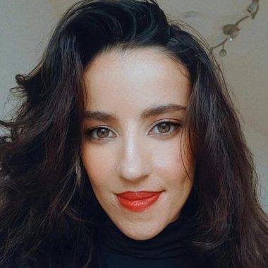 Raja E. - Freelance Brand Designer