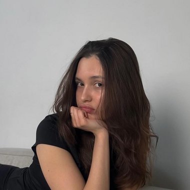 Sofi C. - Freelance Content Creator