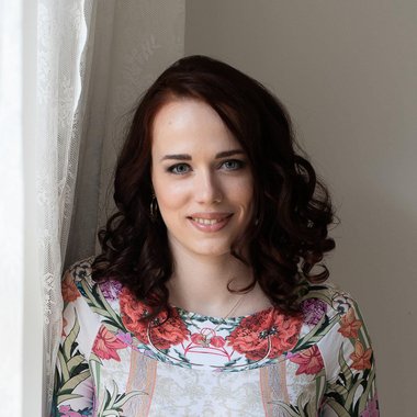 Katalin V. - Freelance Writer