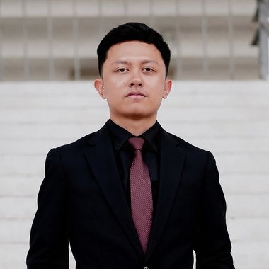 Muhammad P. - Freelance Graphic Designer