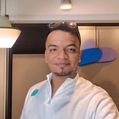 Oscar Z. - Freelance Web Developer