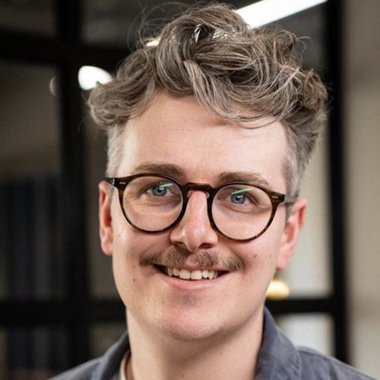 Peter M. - Freelance Designer