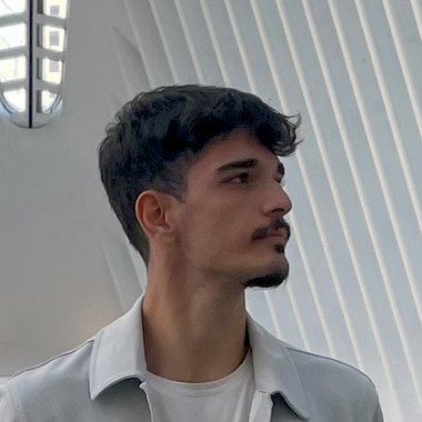 Antonio S. - Freelance Designer