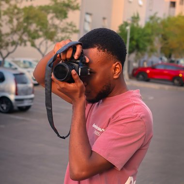 Faiz W. - Freelance Graphic Designer