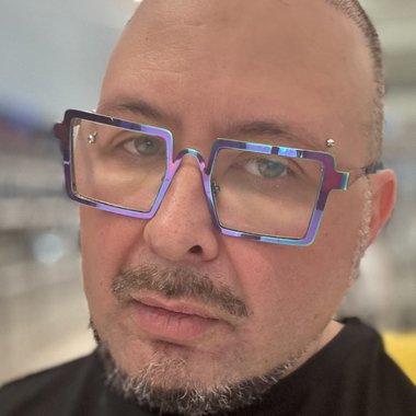 PHILIP B. - Freelance Motion Graphic Designer