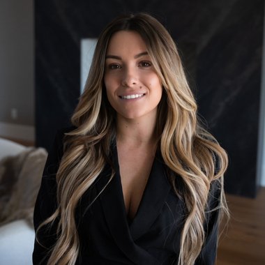 Hannah M. - Freelance Designer