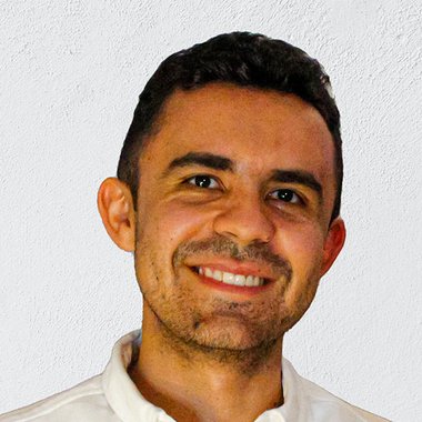 Andrés V. - Freelance Web Designer