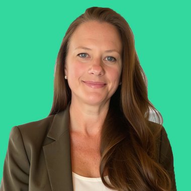 Julia Z. - Freelance Graphic Designer