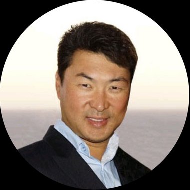 Thomas J. - Freelance Designer