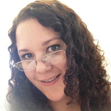 Elzaan C. - Freelance Graphic Designer