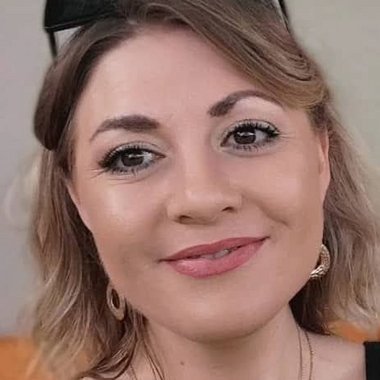 Jessica V. - Freelance Social Media Manager