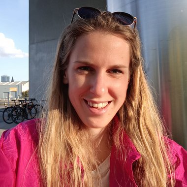 Lien M. - Freelance Graphic Designer