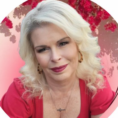 Susie F. - Freelance Video Editor
